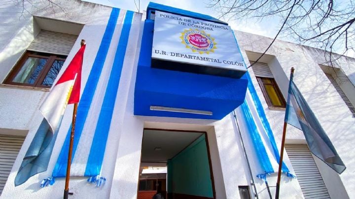 Intentaron robar un local rompiendo la vidriera a ladrillazos